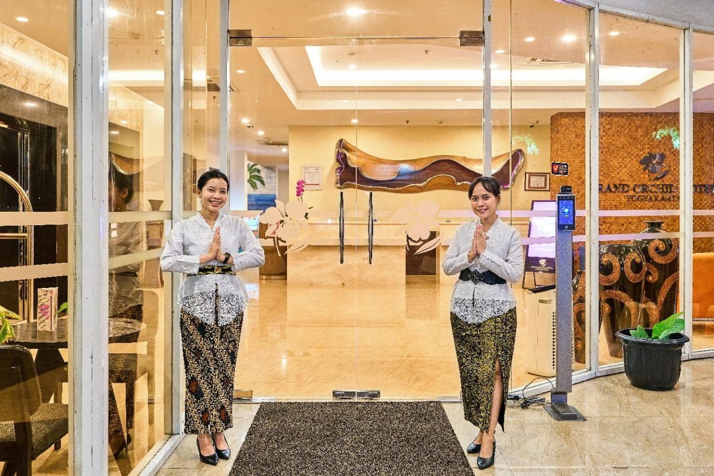 Grand Orchid Hotel Yogyakarta Maguwo Extérieur photo