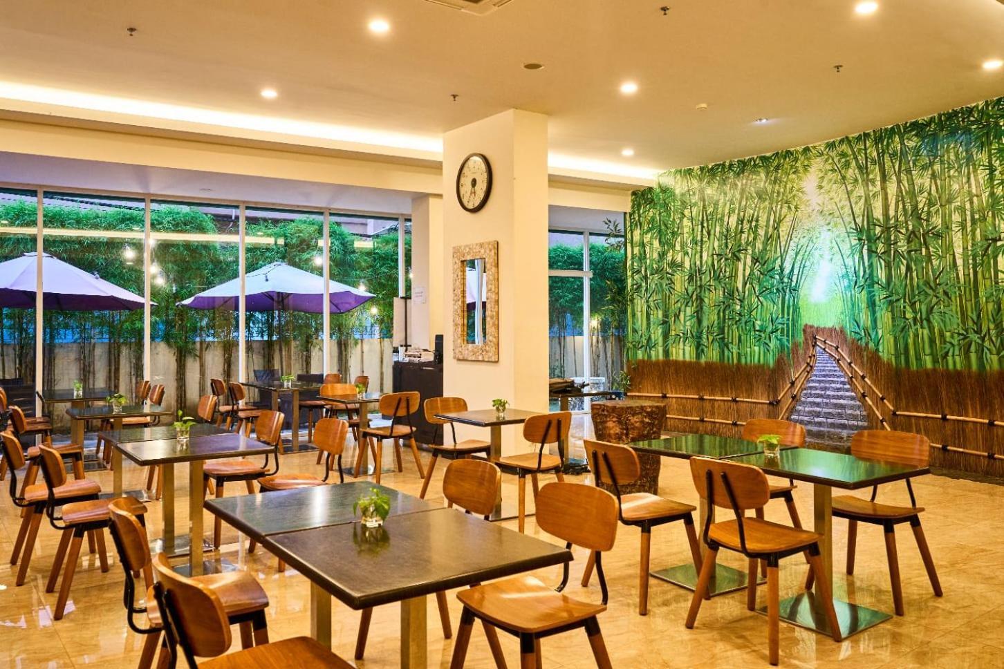 Grand Orchid Hotel Yogyakarta Maguwo Extérieur photo
