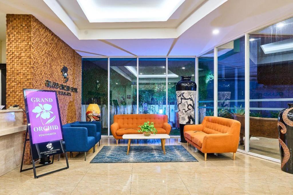 Grand Orchid Hotel Yogyakarta Maguwo Extérieur photo
