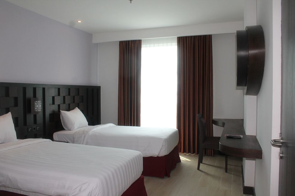 Grand Orchid Hotel Yogyakarta Maguwo Extérieur photo