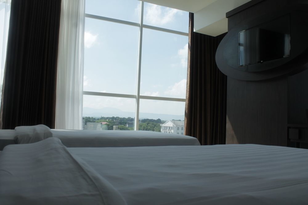 Grand Orchid Hotel Yogyakarta Maguwo Extérieur photo