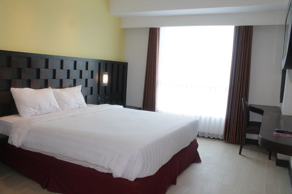 Grand Orchid Hotel Yogyakarta Maguwo Extérieur photo
