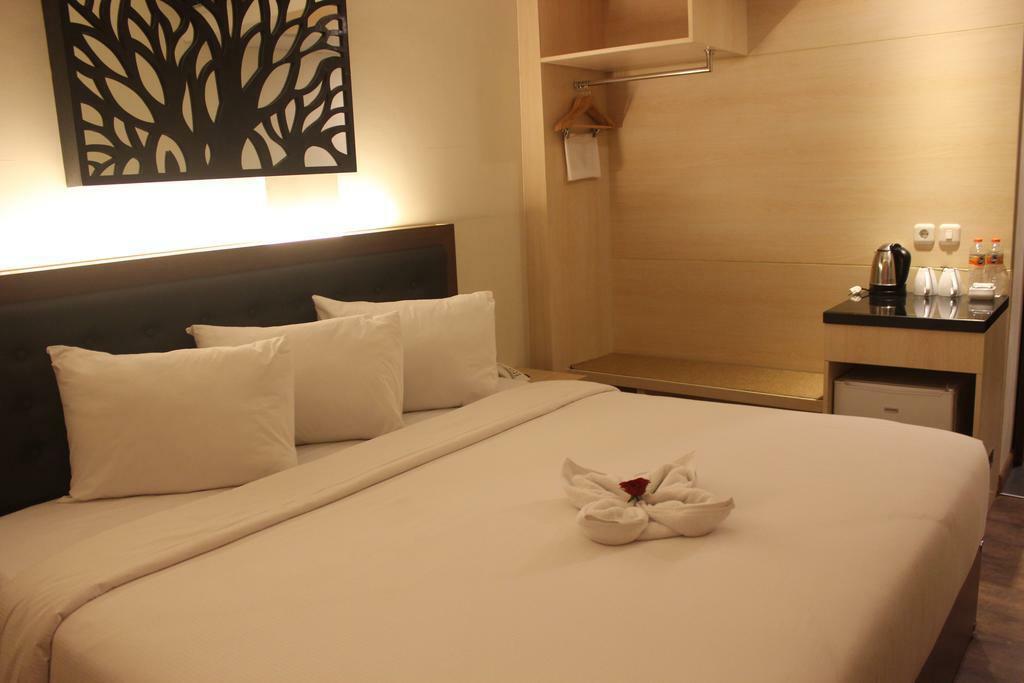 Grand Orchid Hotel Yogyakarta Maguwo Extérieur photo
